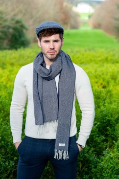 LAMBSWOOL TWEED SCARF - DONEGAL NAVY TWEED